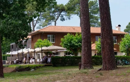 Hotel Au Bon Coin du Lac Отели в г. Лю