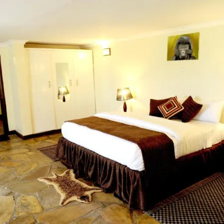 Da Vinci Gorilla Lodge