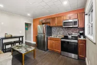 Legacy Beach Suites Hotels in Рокерс Пойнт Сетлемент