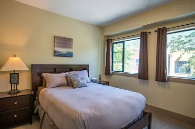 Selkirk Snug by Revelstoke Vacations