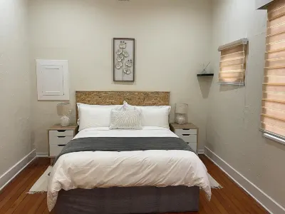 Contemporary 2 bed in Suburbs - 2081 Hotels near Amakhosi Play grounds