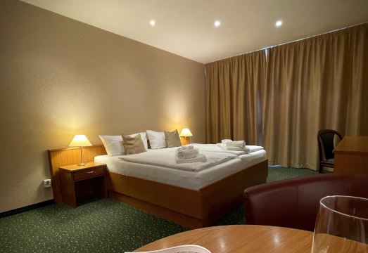 라젠스키 호텔 피라미다 I