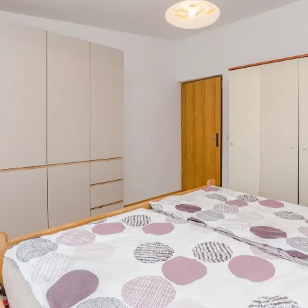 Apartment Hrg Hotels in Vir