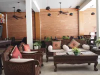 Roongruang Hotel - Hostels