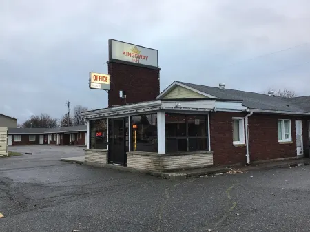 Kingsway Inn Отели рядом с Аэропорт Тандер Бэй