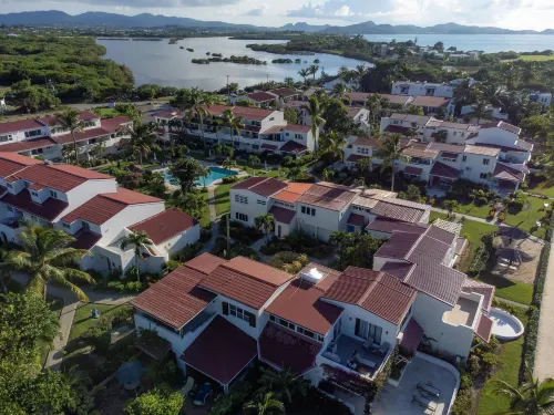 Romantic Retreat 43B Hotels in Dickenson Bay