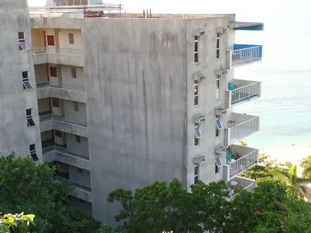 Hipstrip Beach Studio