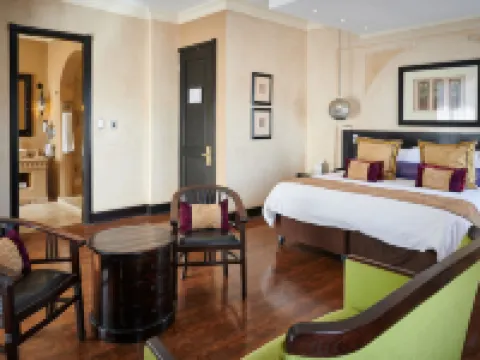 タイフィン ロイヤル ホテル & レストラン センチュリオンのホテル