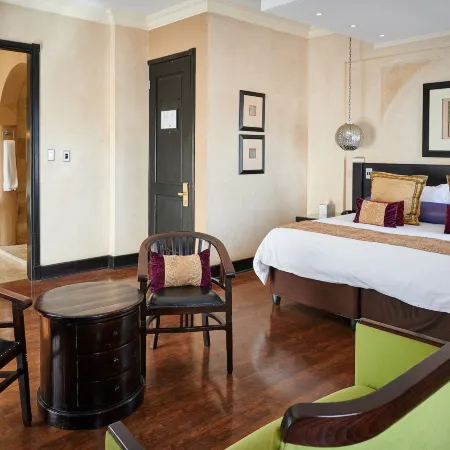 Tayfin Royale Hotel & Restaurant