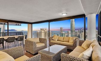 Circle on Cavill - Private Apartments - Apartment Stay