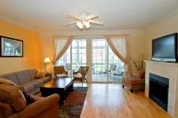 Luxury & Location in New Buffalo - Downtown, Close to Beach, Private Pool