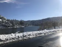 Lakeview cabin close to lake and town.