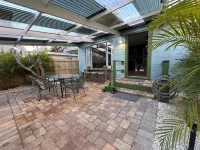 SIESTA KEY 100 FEET FROM THE BEACH! TROPICAL GREEN UNIT B