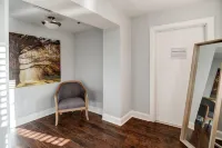 Large Condo Near Biltmore Estate