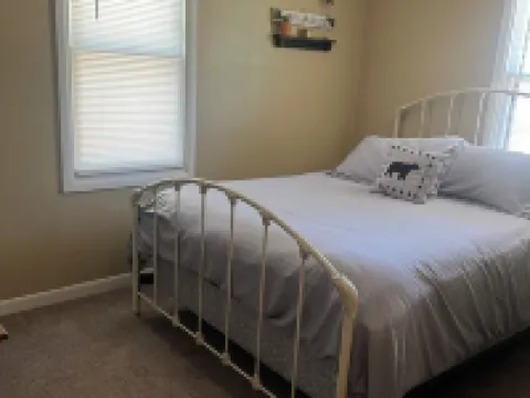 In the Heart of Hatfield- Direct access to ATV trail,  Also great for family's โรงแรมในJackson County