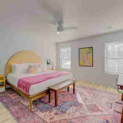 New Construction Townhome with Modern Amenities - Stylish Oasis Rooms