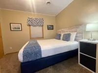 Steps from Beach and Lakefront Park - Charming Nautical Cottage