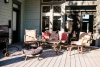 Gorgeous Wilderness Retreat - Hot Tub, Fire Pit, BBQ