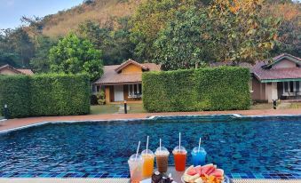 Palazzo Pavone Gallery & Resort