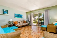 Dreamy oceanfront resort condo with pool, tennis courts, & beach access