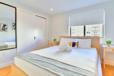 Stylish Apartment with Gym Access - Inviting Comfort and Convenience Hotels in Rosslyn