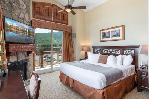 Private Hot Tub and Ski-In Ski-Out Access - Luxurious Penthouse Retreat Hotels in Summit County