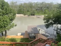 Luxury Comfort and Spacious Patio - Serene Country Retreat 맥퀸이 호텔