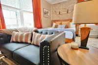 Historic Suite with Modern Amenities and Free Parking - Charming Oasis