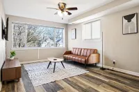 the susan: a cozy, comfy 1bd suite Hotels in Peoria