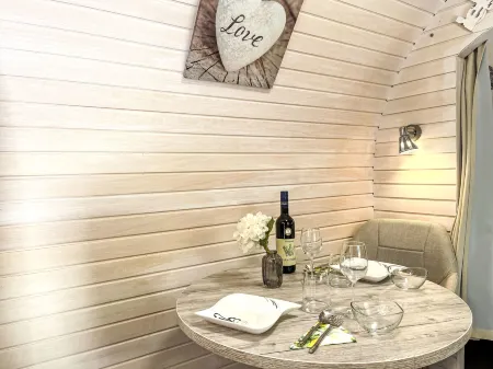 Tiny Haus Vierseenblick Nummer 2 Отели в г. Боппард