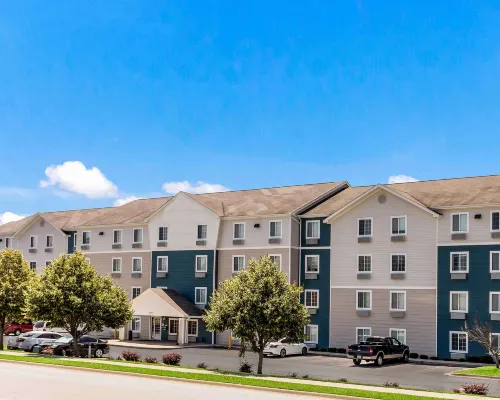 WoodSpring Suites Springdale Hotels in Springdale