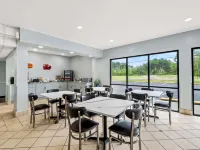 Quality Inn & Suites Biloxi - Ocean Springs Hotels in Latimer