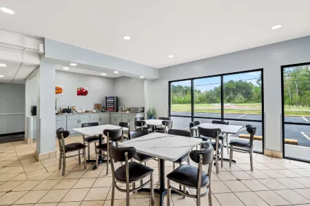 Quality Inn & Suites Biloxi - Ocean Springs