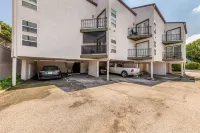 Charming Condo with Fireplace and Workspace - Beautiful Retreat