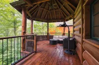 Hot Tub and Elevator - Stunning Mountain Sanctuary Hotels in Lincoln