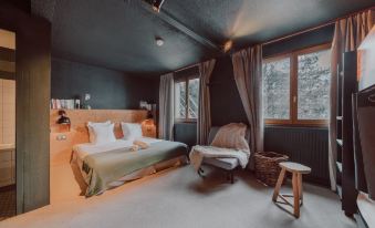 Alpeen Hotel