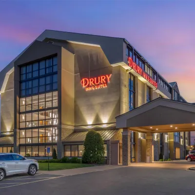 Drury Inn & Suites Paducah Hoteles cerca de Destilería Silent Brigade