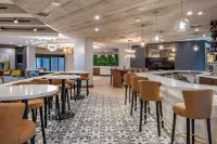 Cambria Hotel Detroit-Shelby Township - bar
