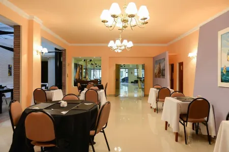 Santiago Hotel Отели рядом с достопримечательностью «Isabel La Católica»