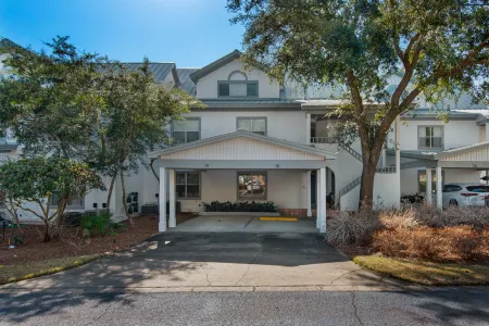 Gorgeous Community Pool and Tennis Courts - Exquisite Beach Villa Retreat