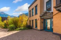 Cozy Fireplace and Ski Locker - Charming Telluride Basecamp