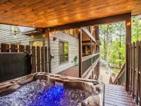 Chic Hideaway - Outdoor Fireplace, TV, Hot Tub Hotels in McCurtain County