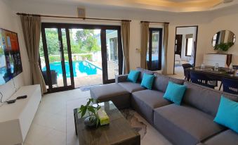 Baan Rattana Pool Villa Near the Center
