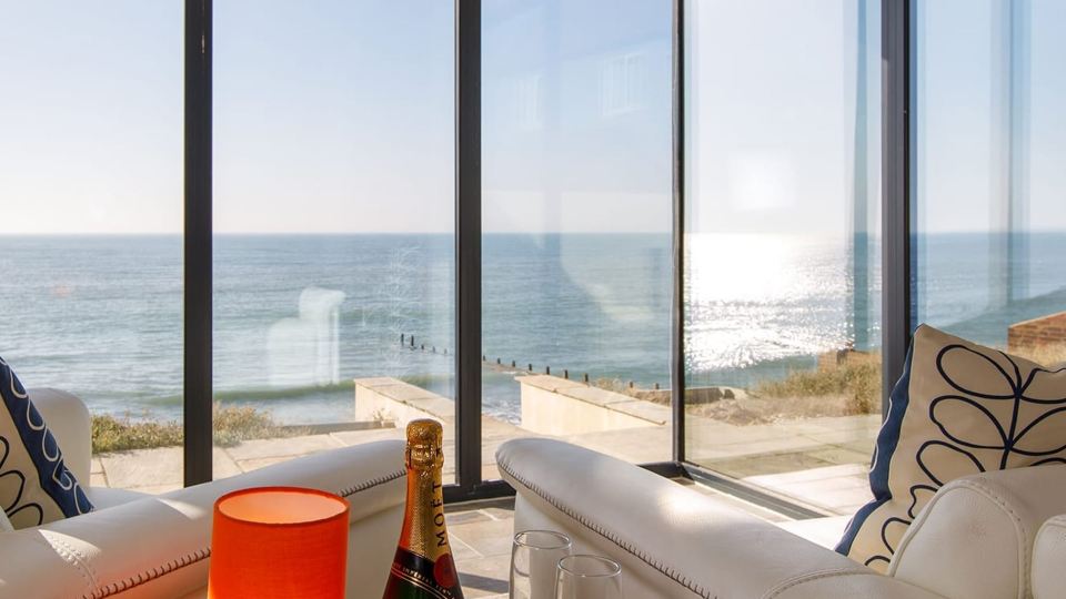 The Sea House - Ultimate Seafront Living & Sunsets