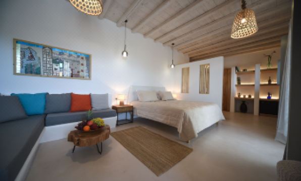 Myconian Crown Suites