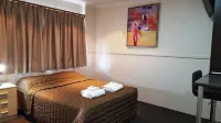 โรงแรมเดอะ คอมเมอร์เชียล โมเทล
