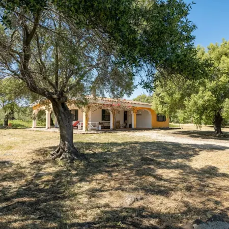 Lovely Cottage with Garden Near Orosei