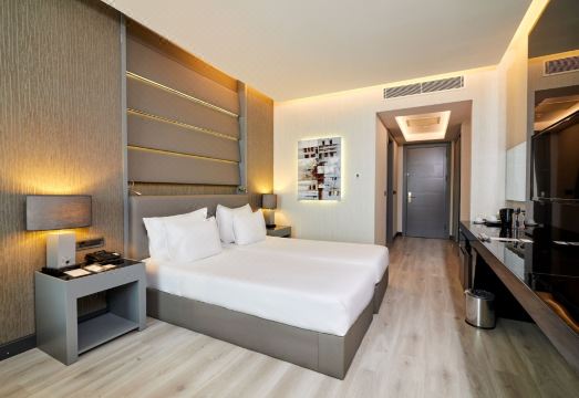 2. 파크 데데만 에..