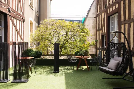 Marnie et Mister H Отели рядом с достопримечательностью «Университет Ренн 1»