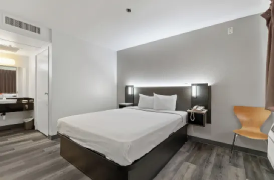 Motel 6 Oceanside, CA